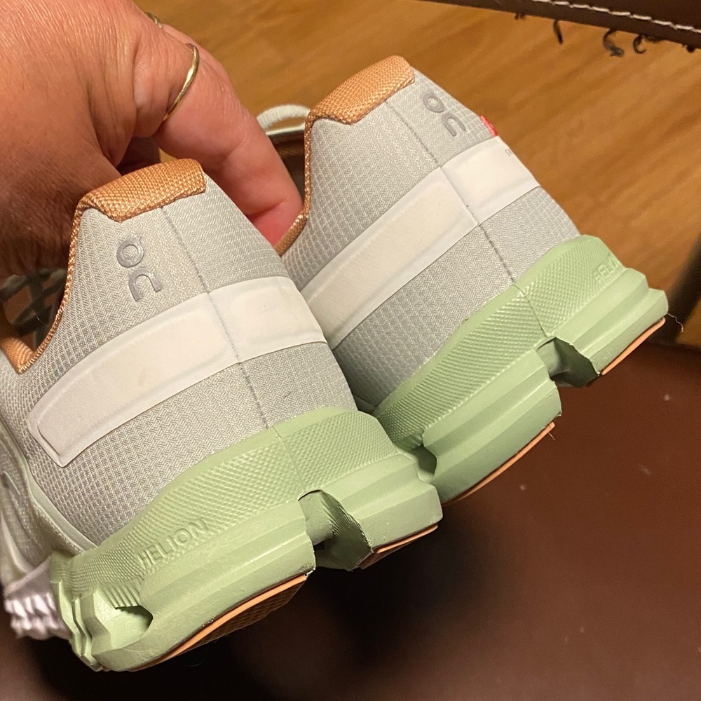On Running Women's Shoes in Mint and Peach - Picture 4 of 8